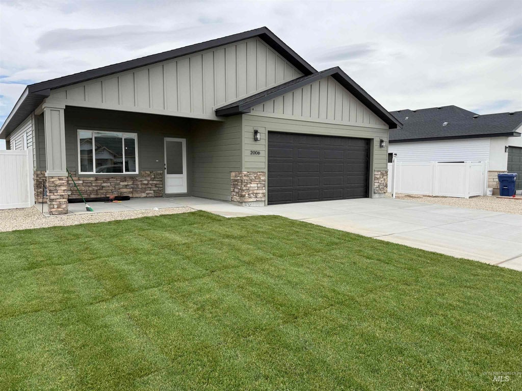 Photo of 2006 Trae Street, Jerome, ID 83338 (MLS # 98987438)