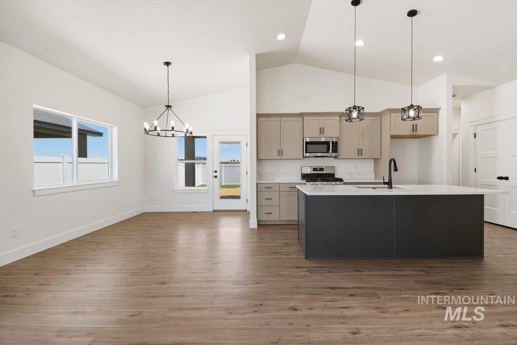 Photo of 2006 Trae Street, Jerome, ID 83338 (MLS # 98987438)