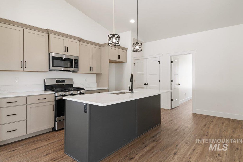 Photo of 2006 Trae Street, Jerome, ID 83338 (MLS # 98987438)