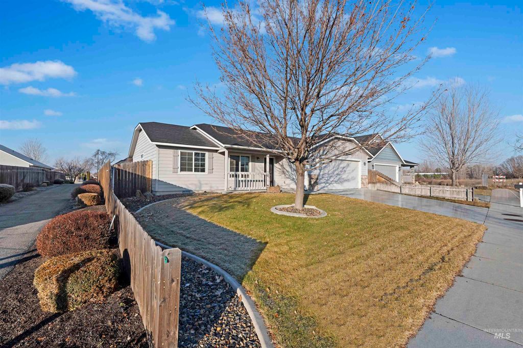 Photo of 629 S Kiser Ave, Boise, ID 83709 (MLS # 98971782)