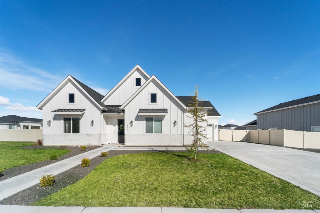 Photo of 262 W Moray St, Middleton, ID 83644 (MLS # 98963748)
