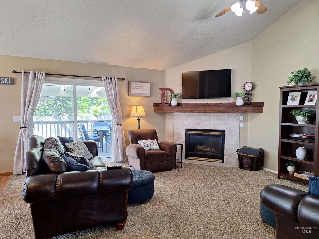 Photo of 452 Bitterbrush Ave, Nampa, ID 83686 (MLS # 98982244)