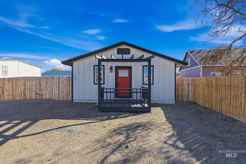 Photo of 410 S Roswell Blvd, Parma, ID 83660 (MLS # 98967683)