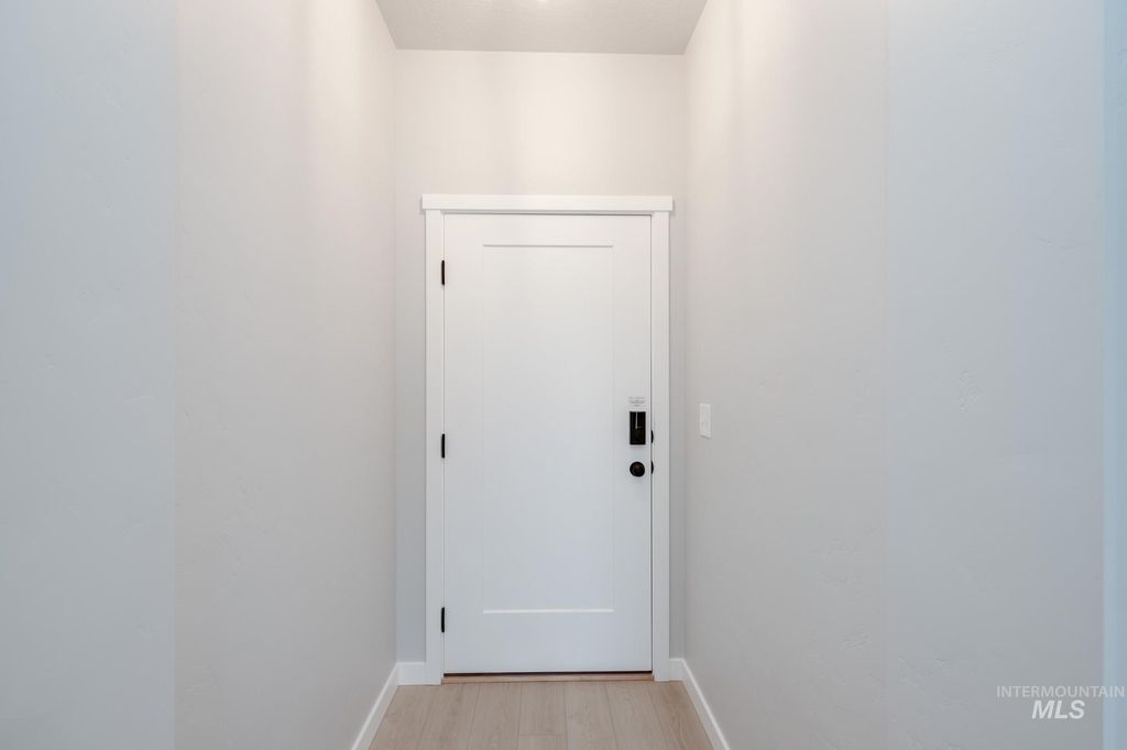 Photo of 47 S Sweetgrass Ave, Nampa, ID 83651 (MLS # 98965341)