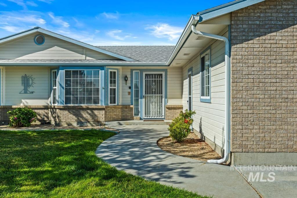 Photo of 1100 Burnett Dr #406C, Nampa, ID 83651 (MLS # 99003788)
