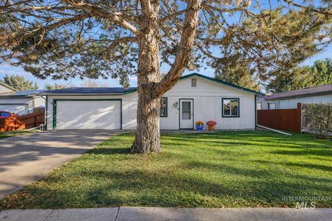 Photo of 222 Avenida Del Rio Dr, Twin Falls, ID 83301 (MLS # 98965771)