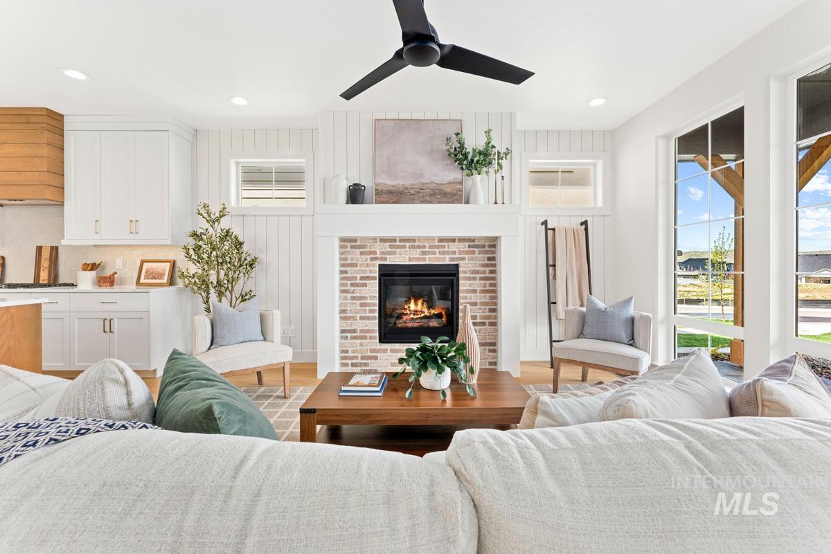 13374 N Spring Creek Way