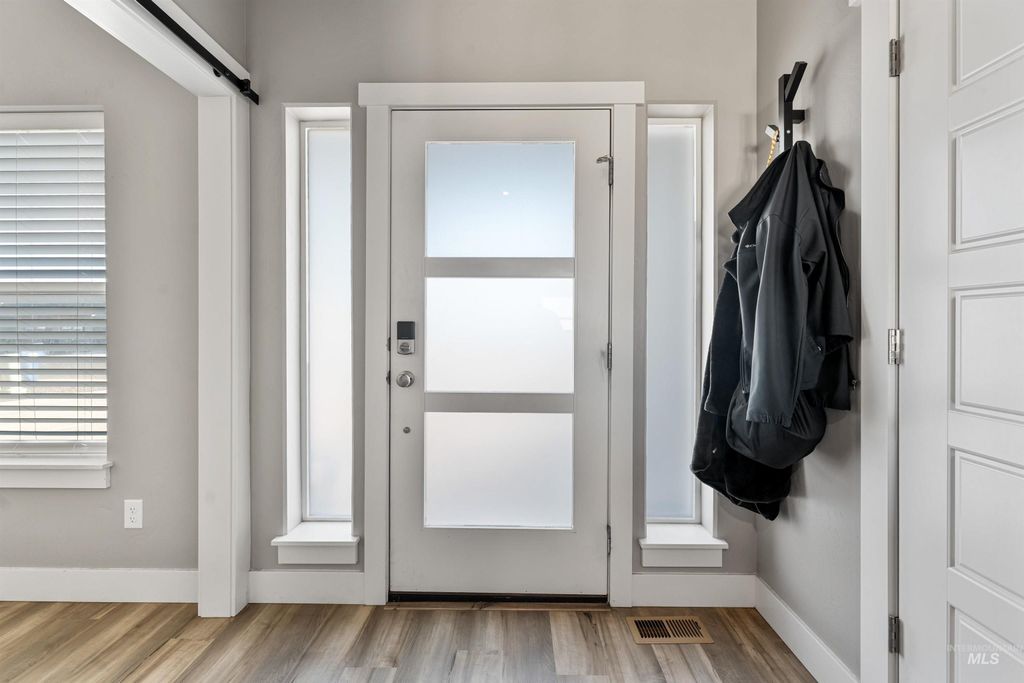 Photo of 1005 Kenbrook Loop, Twin Falls, ID 83301 (MLS # 98975737)