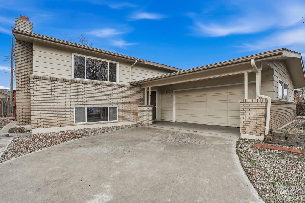 Photo of 7013 W Rosewood Dr, Boise, ID 83709 (MLS # 98971382)