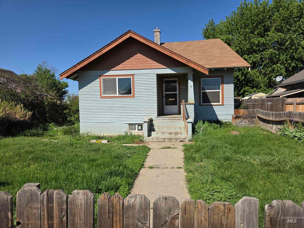 Photo of 1059 State St, Weiser, ID 83672 (MLS # 98985646)