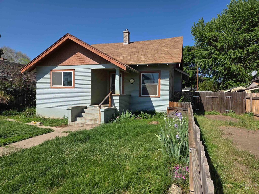 Photo of 1059 State St, Weiser, ID 83672 (MLS # 98985646)
