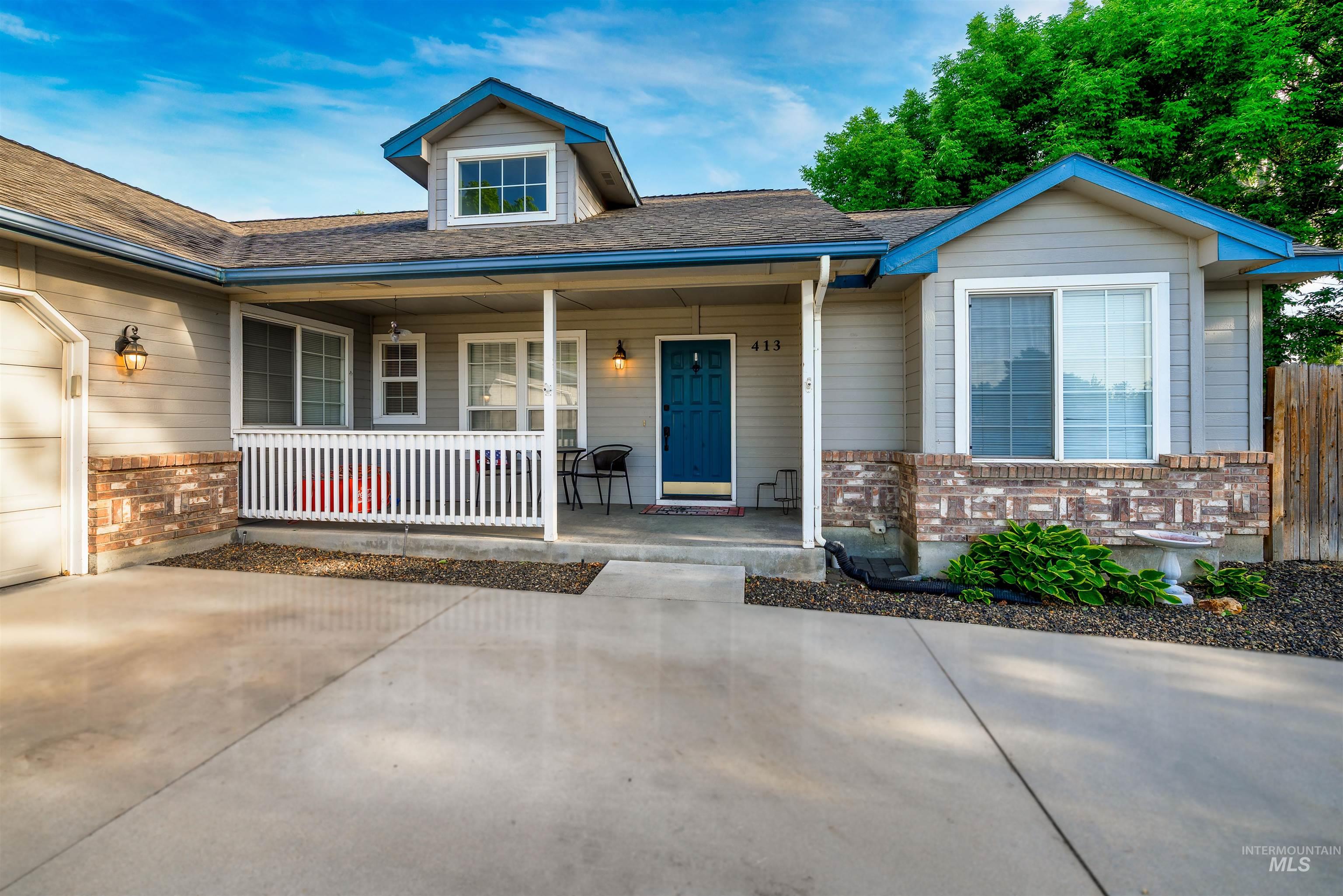 413 E Daniel Ct