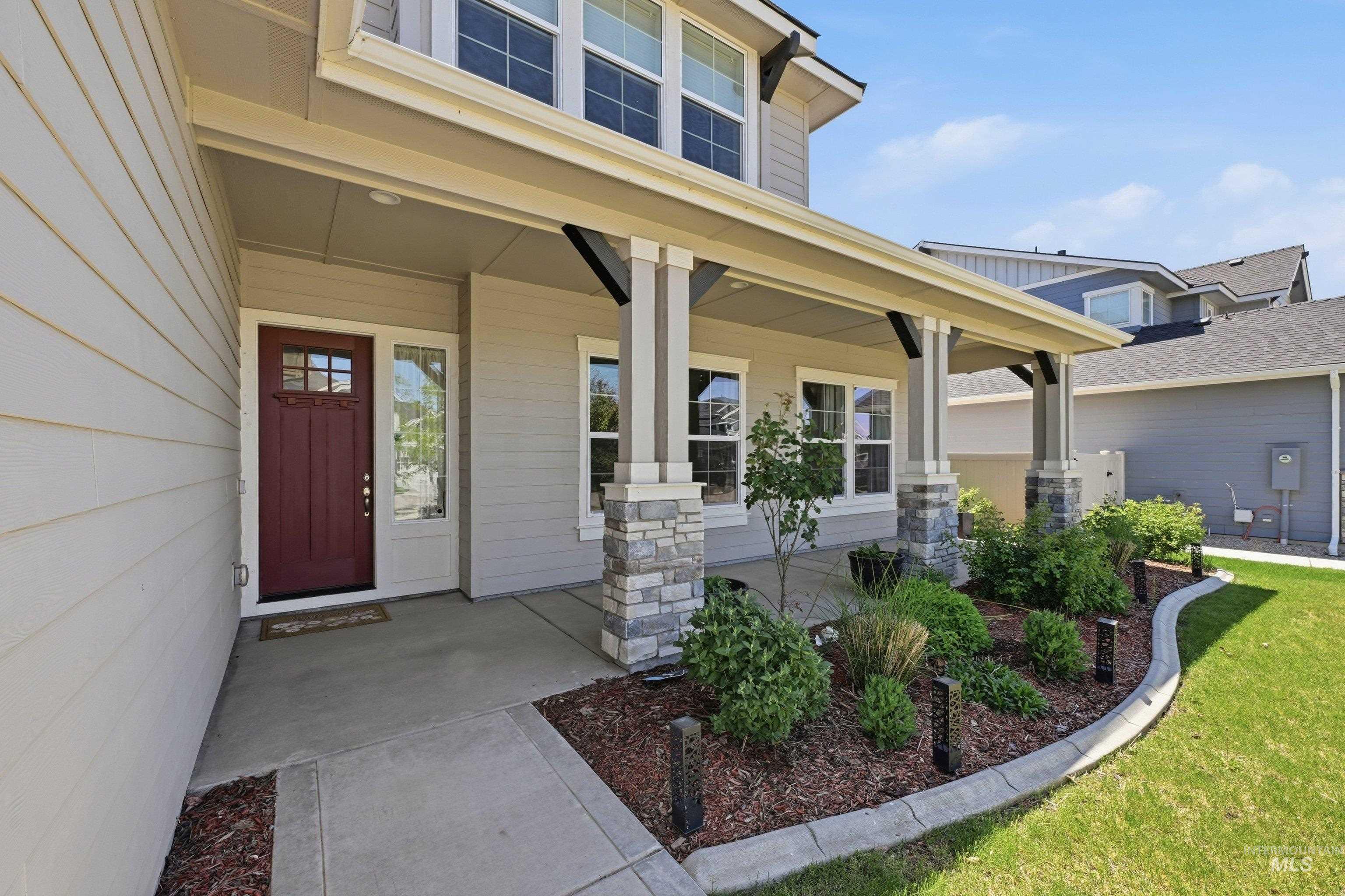 5437 W Philomena