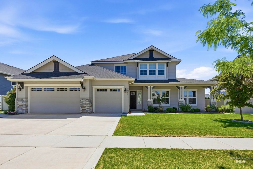 Photo of 5437 W Philomena DR, Meridian, ID 83646 (MLS # 98986531)