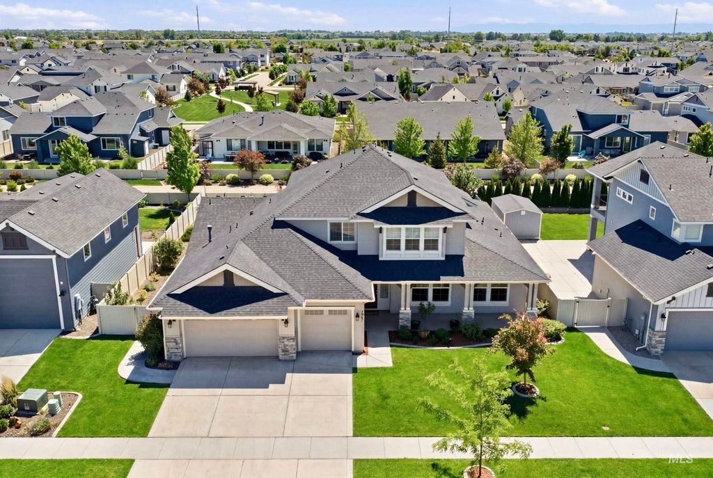 Photo of 5437 W Philomena DR, Meridian, ID 83646 (MLS # 98986531)