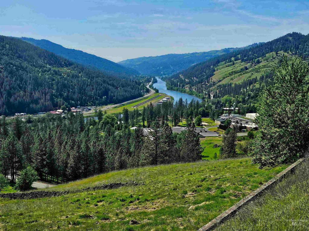 Photo of 91 Shasta Cir, Orofino, ID 83544 (MLS # 98946949)