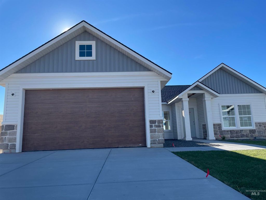Photo of 2064 Harrison St, Twin Falls, ID 83301 (MLS # 98966238)