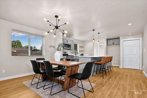 Photo of 72 S Inverness Dr, Nampa, ID 83651 (MLS # 98989800)