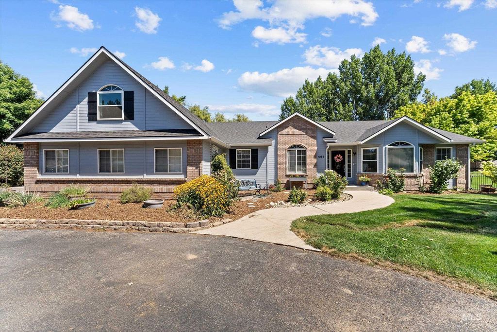 Photo of 465 W Sly Fox St, Meridian, ID 83646 (MLS # 98976680)