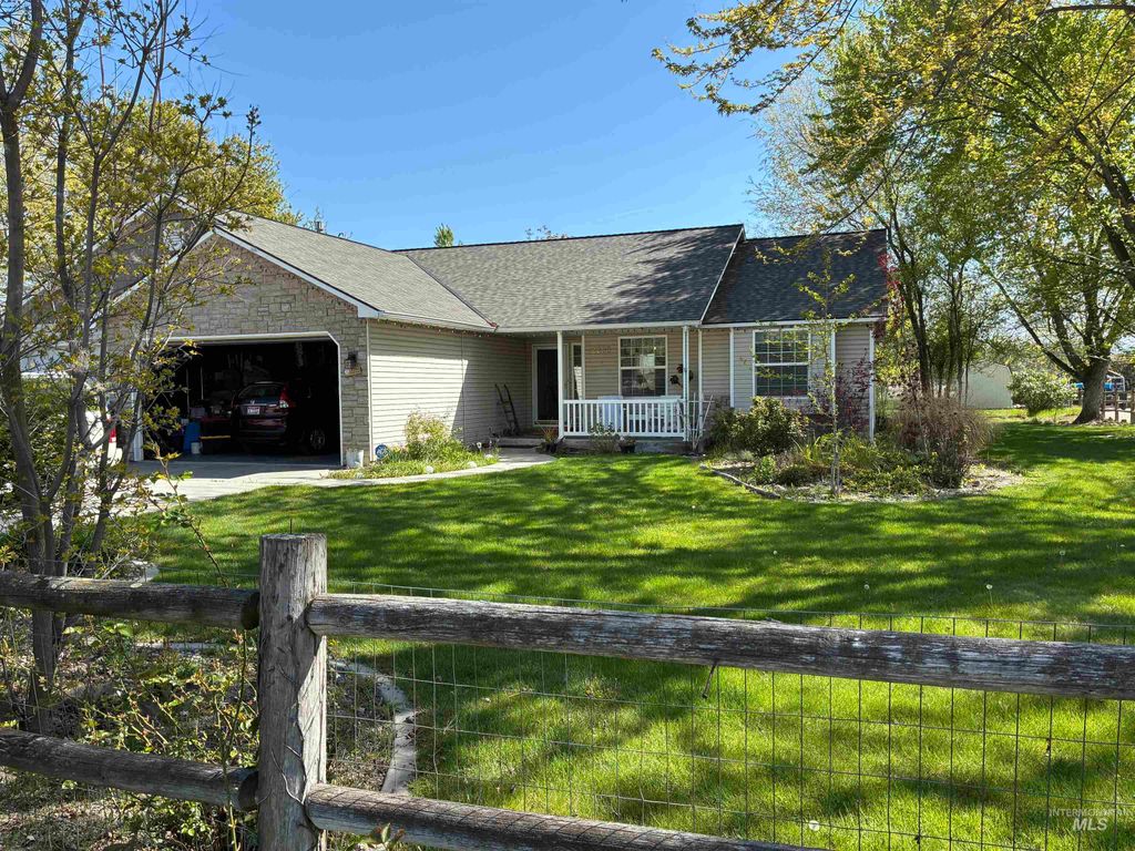 Photo of 2255 Sheri Dr, Emmett, ID 83617 (MLS # 98982971)