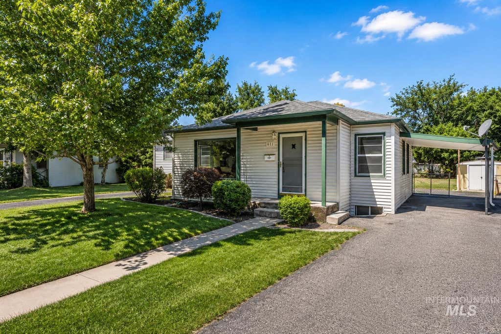 Photo of 611 N Riverview Dr, Boise, ID 83712 (MLS # 98994754)