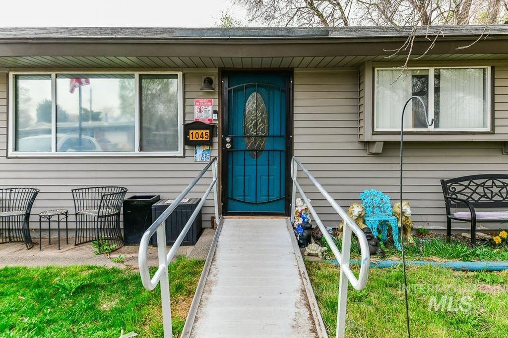 Photo of 1045 E 16th N, Mountain Home, ID 83647 (MLS # 98980271)