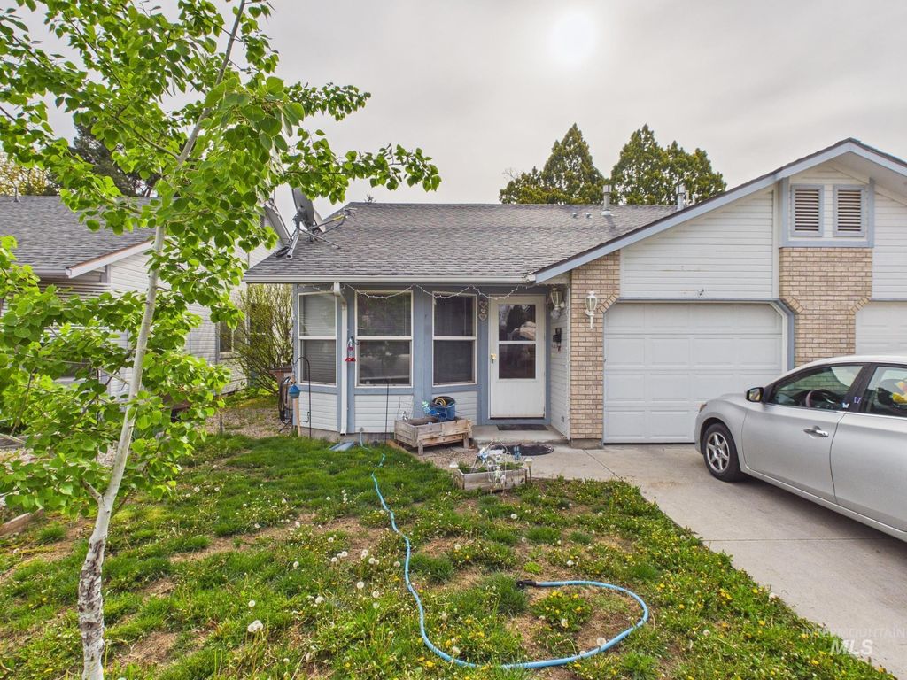 Photo of 804 E Main #6 St, Emmett, ID 83617 (MLS # 98983146)