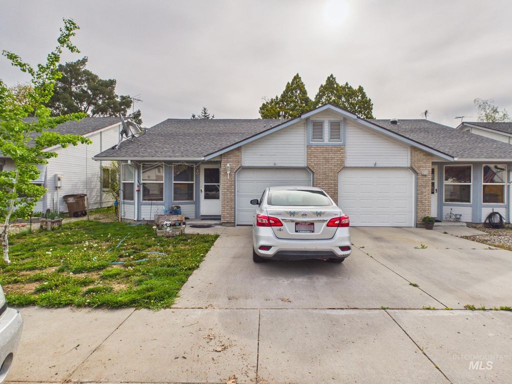 Photo of 804 E Main #6 St, Emmett, ID 83617 (MLS # 98983146)