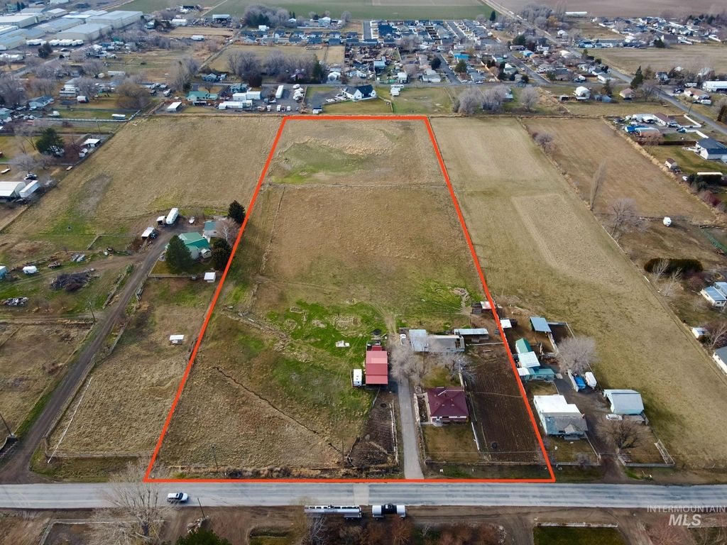 Photo of 3989 N 2250 E, Filer, ID 83328 (MLS # 98973556)