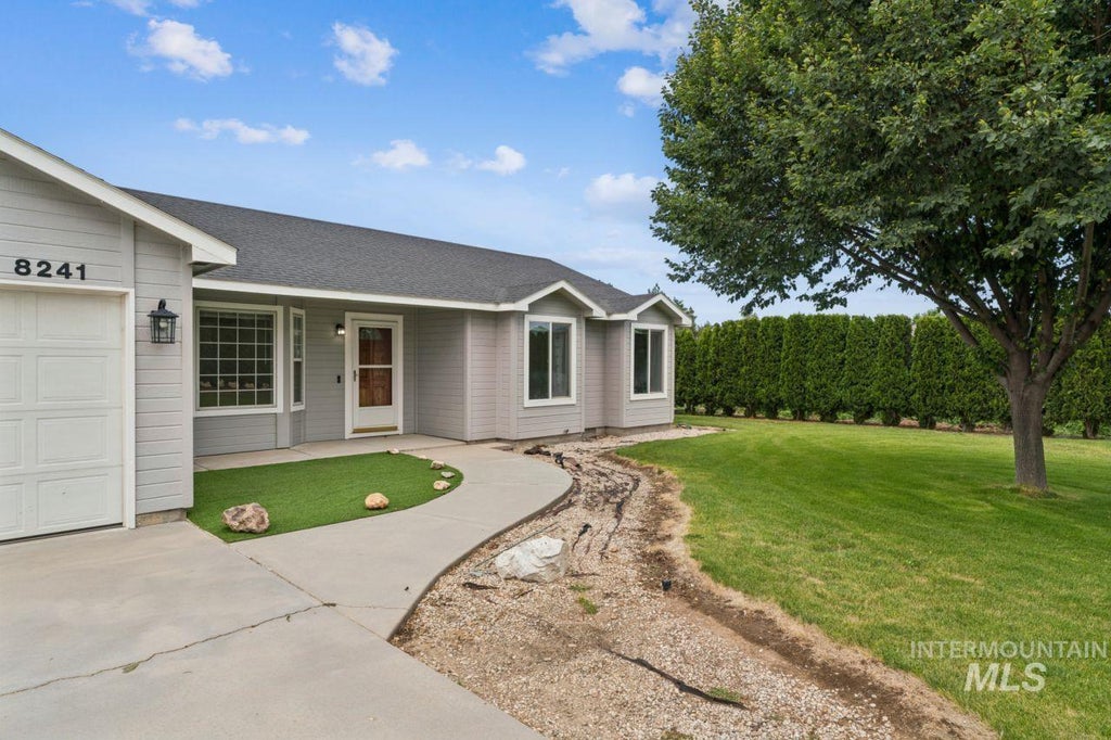 Photo of 8241 Southside Blvd, Nampa, ID 83686 (MLS # 98991266)