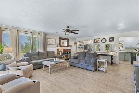 Photo of 1601 20th Ave, Lewiston, ID 83501 (MLS # 98949159)