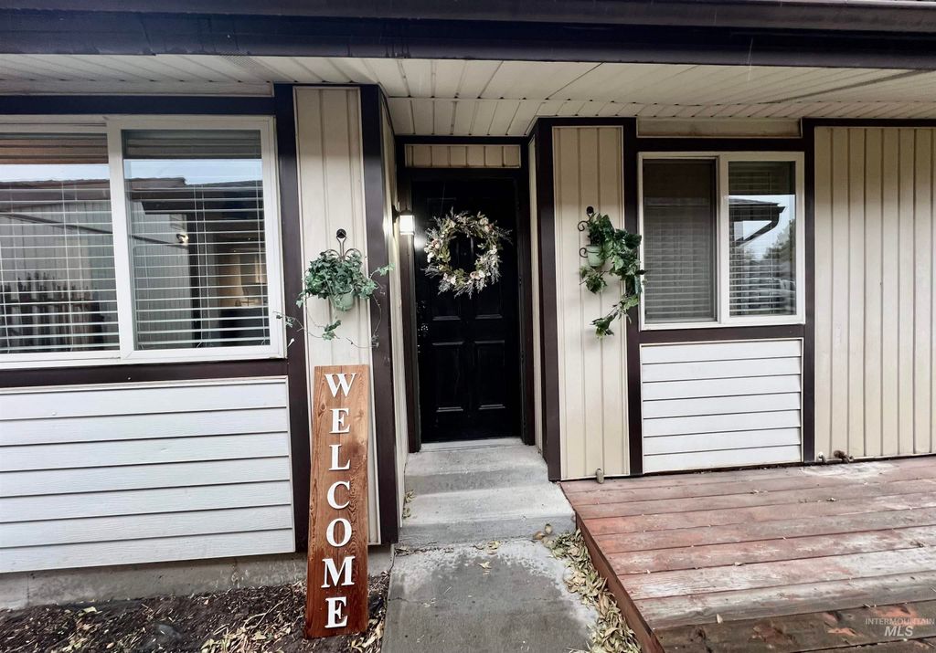 Photo of 865 Galena Court, Mountain Home, ID 83647 (MLS # 98965794)