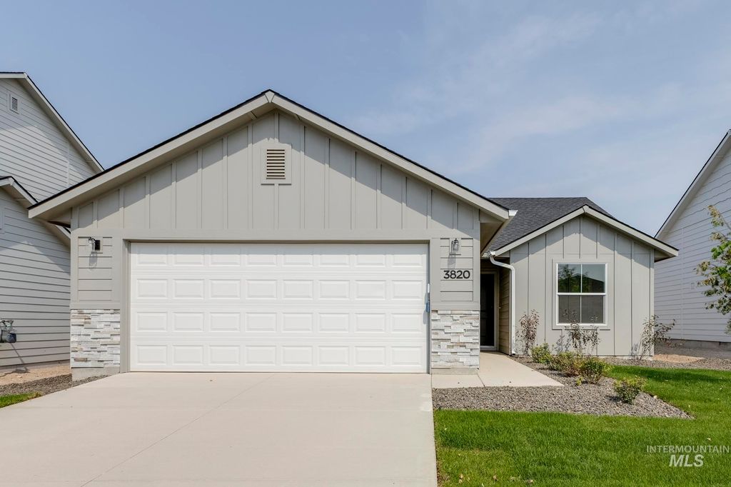 Photo of 3763 E Syracuse St, Nampa, ID 83686 (MLS # 98972751)