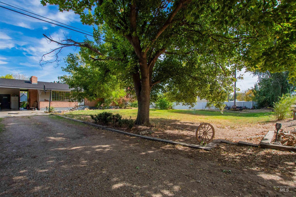 Photo of 4110 Pleasant View Dr, Nampa, ID 83686 (MLS # 99003046)