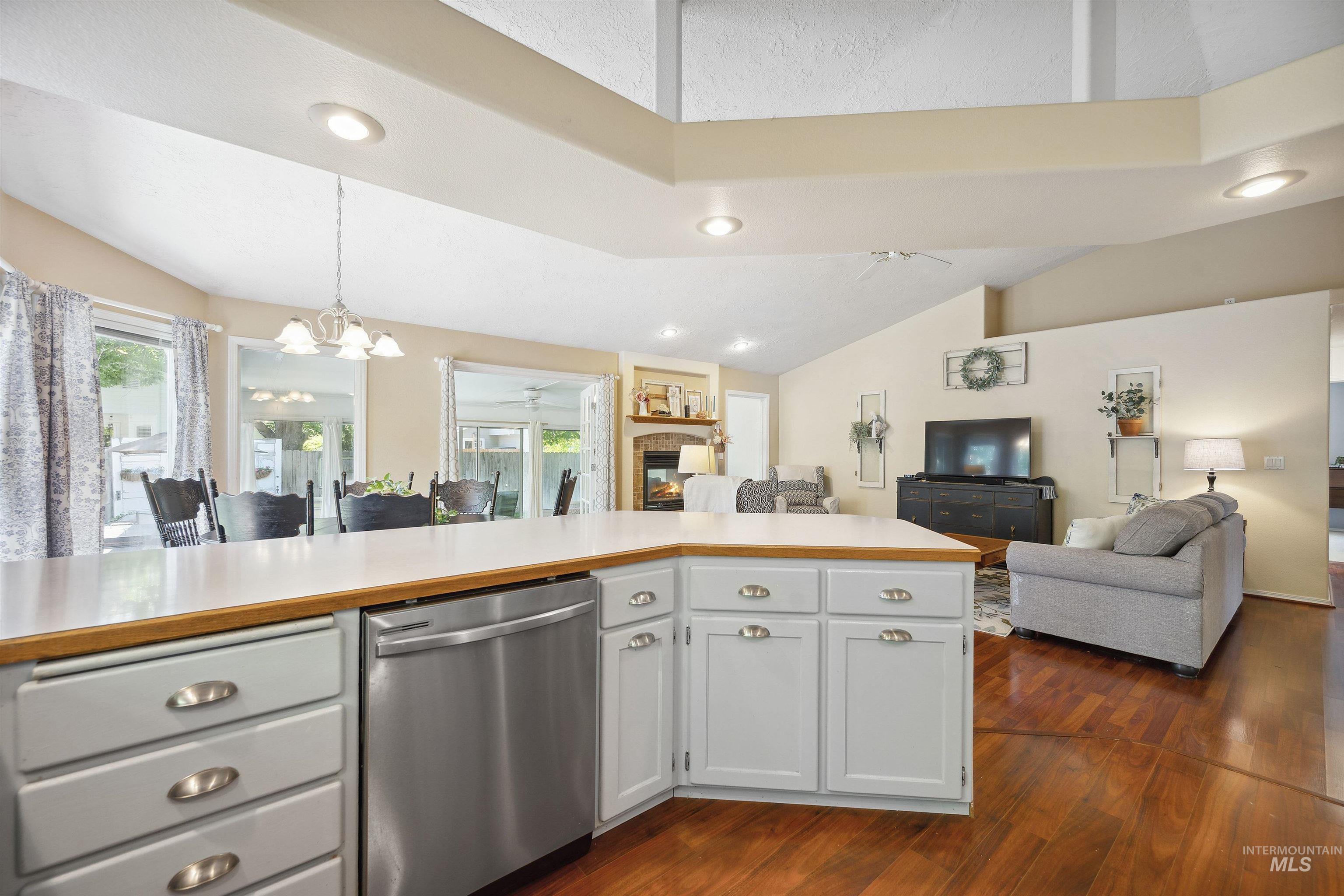 4089 W Blue Creek Dr