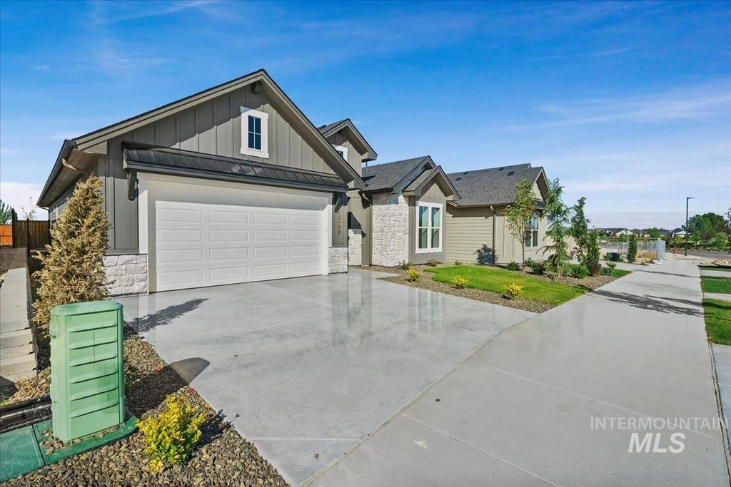Photo of 11049 W Lahinch Ln, Kuna, ID 83634 (MLS # 98990207)