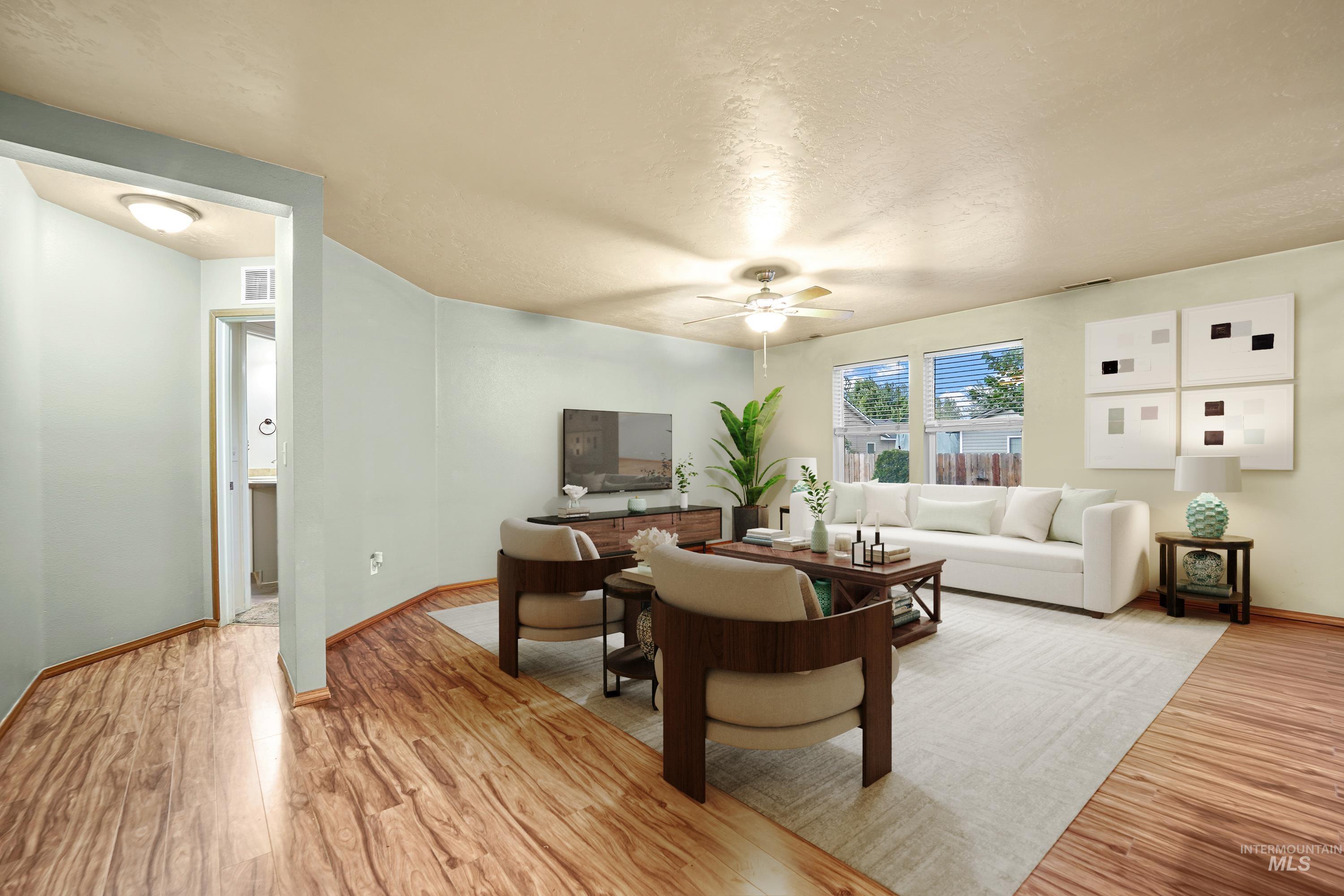 203 E Walcott Lake Dr