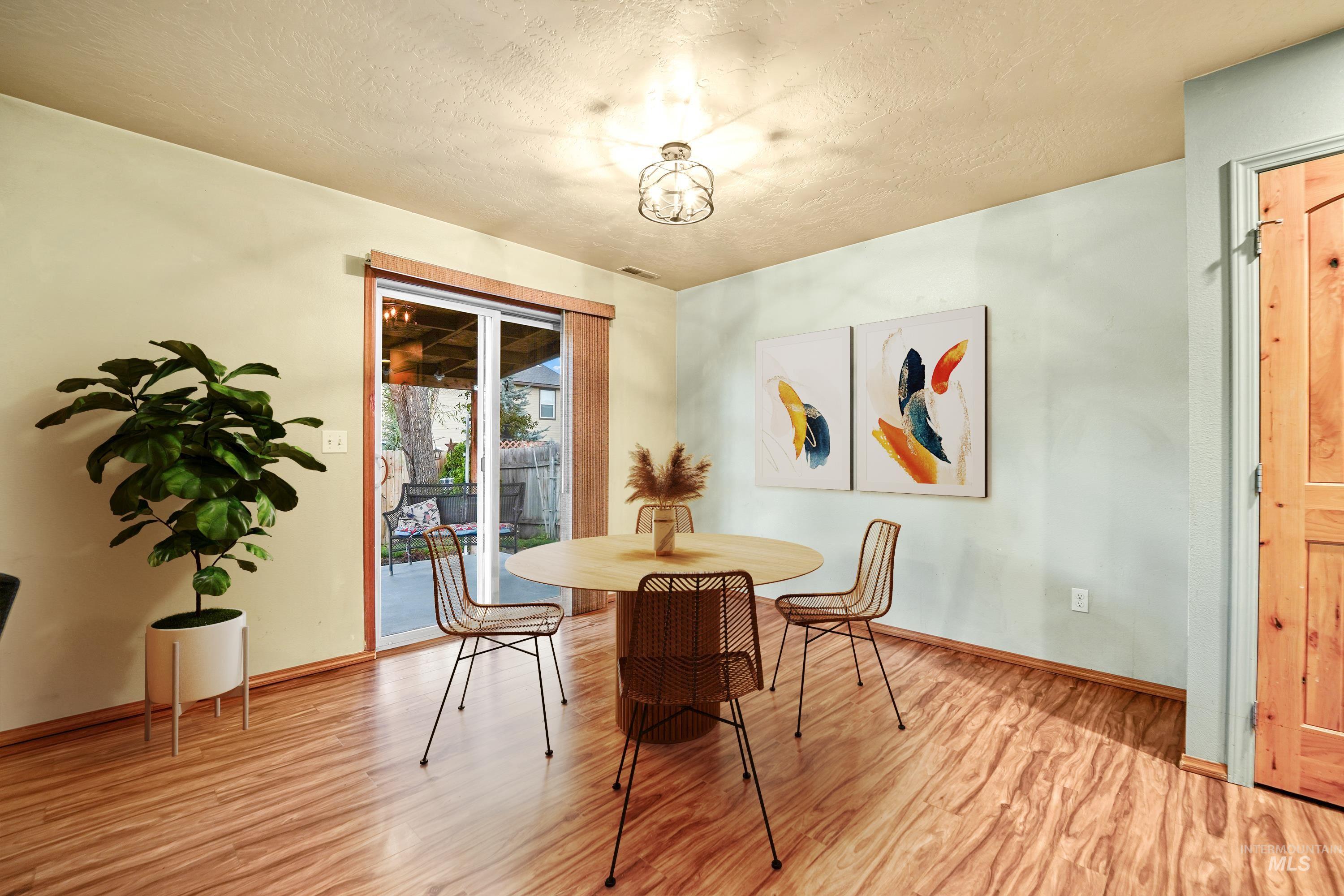 203 E Walcott Lake Dr