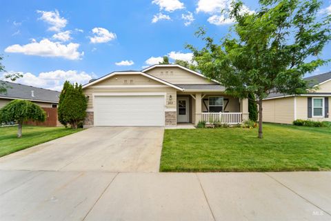 Photo of 203 E Walcott Lake Dr, Middleton, ID 83644 (MLS # 98954284)