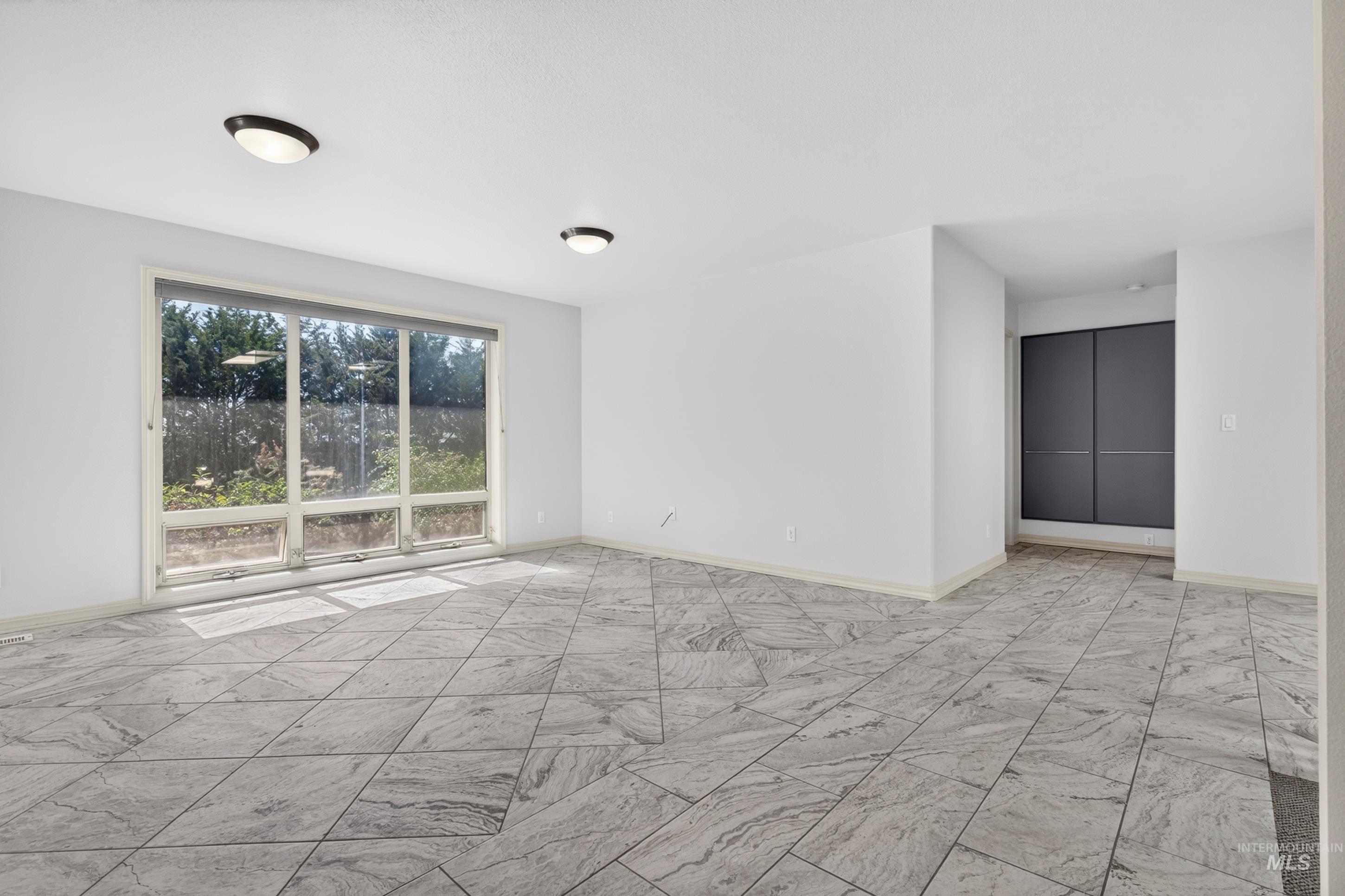 9590 Foothill Rd