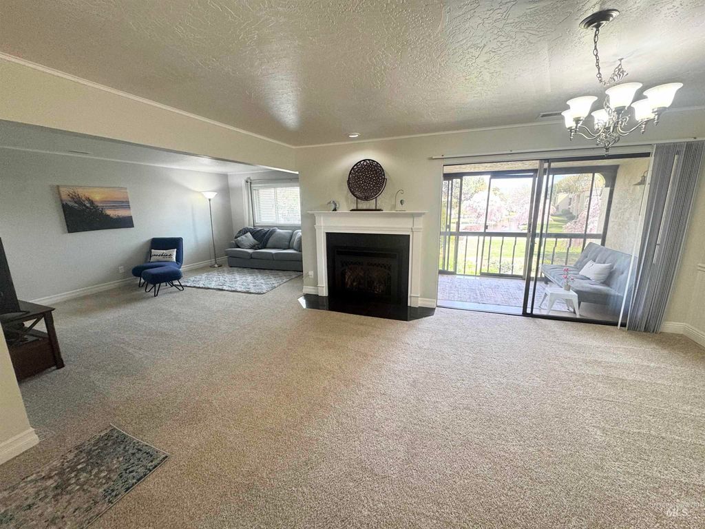 Photo of 1095 N Camelot Dr, Boise, ID 83704 (MLS # 98978313)