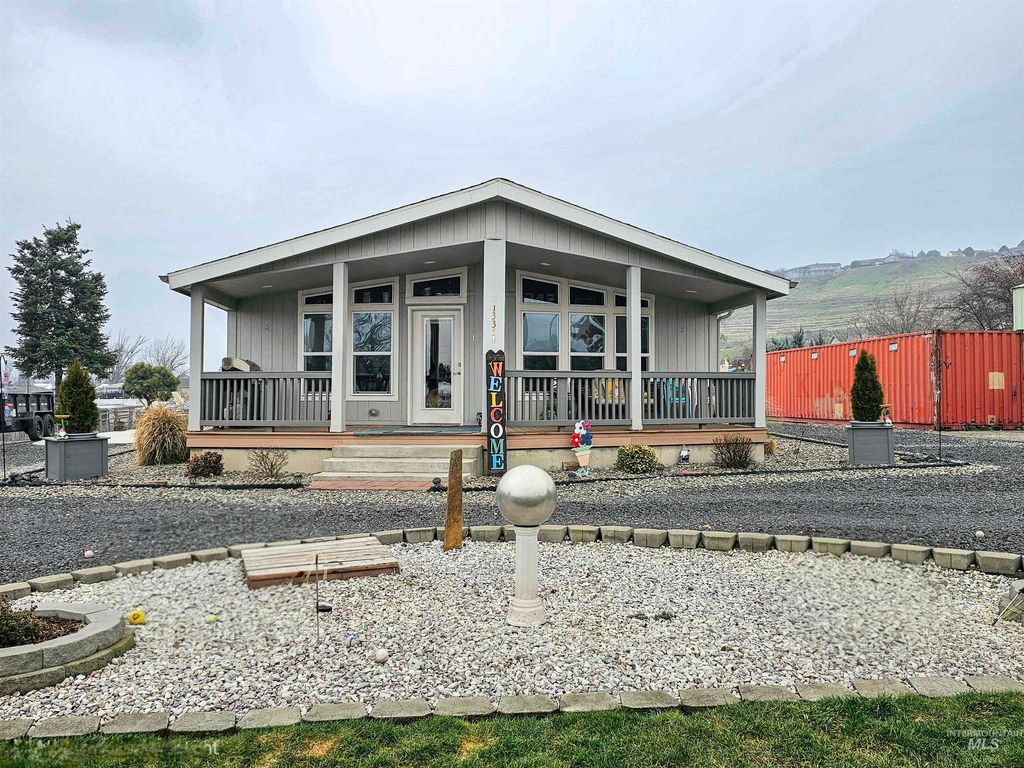 Photo of 1335 Pound Lane, Clarkston, WA 99403 (MLS # 98971909)