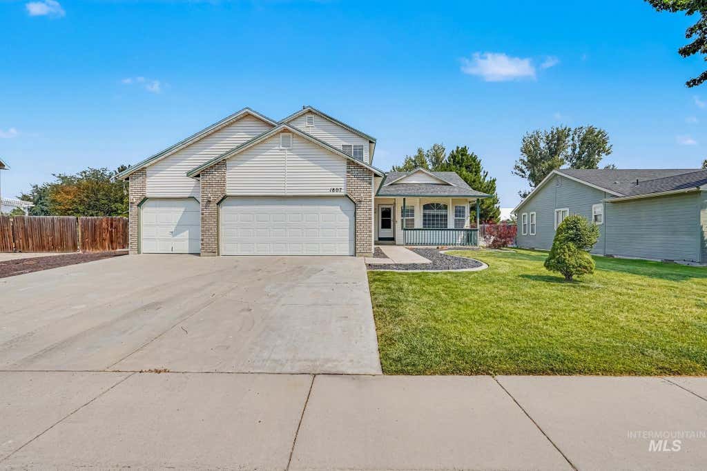 Photo of 1807 Fairoaks Dr, Caldwell, ID 83605 (MLS # 98996687)