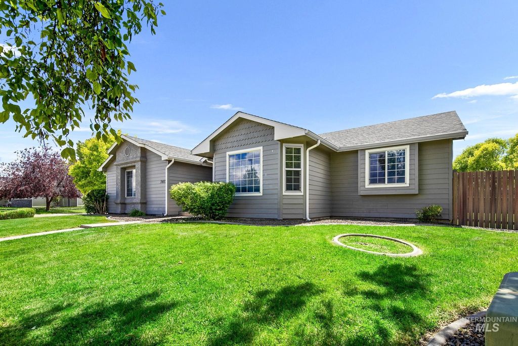 Photo of 7405 Bay Meadows Dr, Nampa, ID 83687 (MLS # 98989777)
