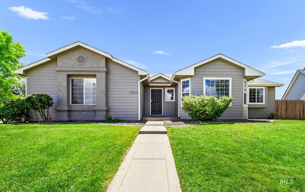 Photo of 7405 Bay Meadows Dr, Nampa, ID 83687 (MLS # 98989777)