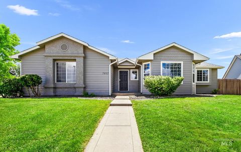 Photo of 7405 Bay Meadows Dr, Nampa, ID 83687 (MLS # 98989777)