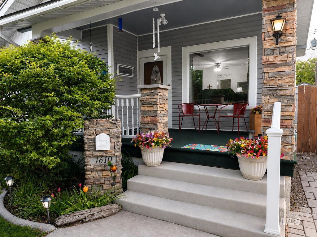 Photo of 1610 Burton Ave, Burley, ID 83318 (MLS # 98985957)
