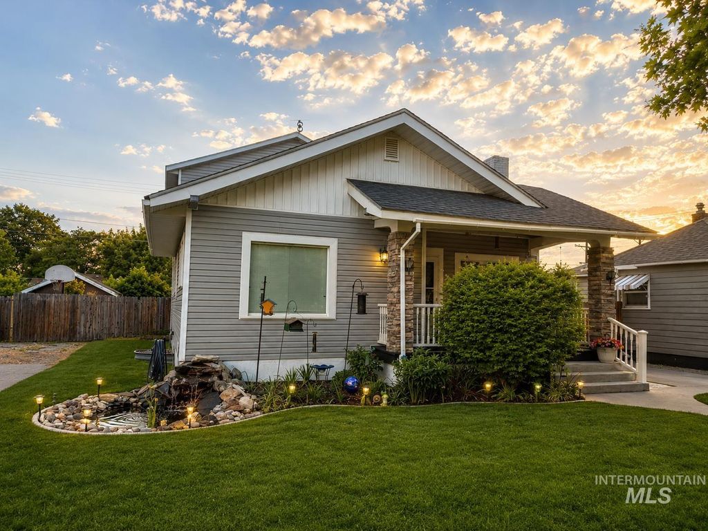 Photo of 1610 Burton Ave, Burley, ID 83318 (MLS # 98985957)