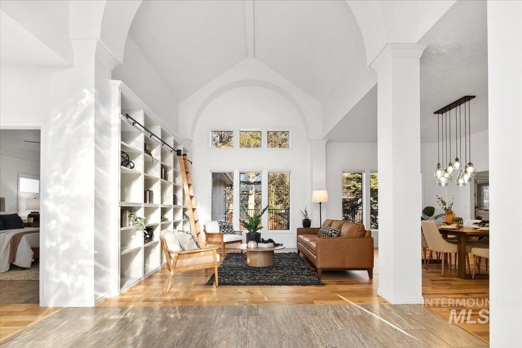 Photo of 2130 S Crosscreek Lane, Boise, ID 83706 (MLS # 98971780)