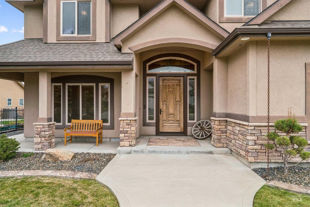 Photo of 12312 S Brunswick Way, Nampa, ID 83686 (MLS # 98978098)